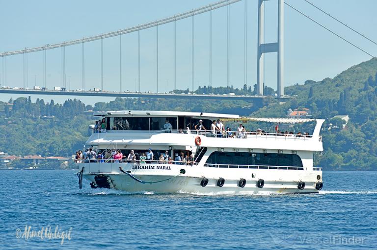 Tops.com.tr : Istanbul Bosphorus Breakfast Cruise with Audio Guide and Morning Tour with Hotel Transfer